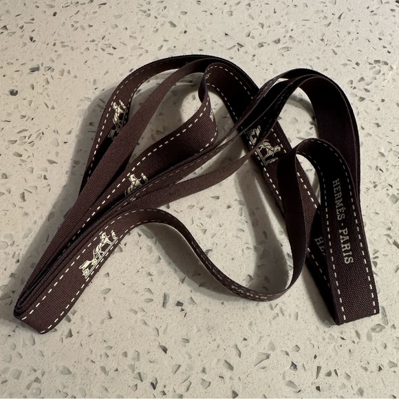 72 inches Hermes ribbons - Picture 3 of 3